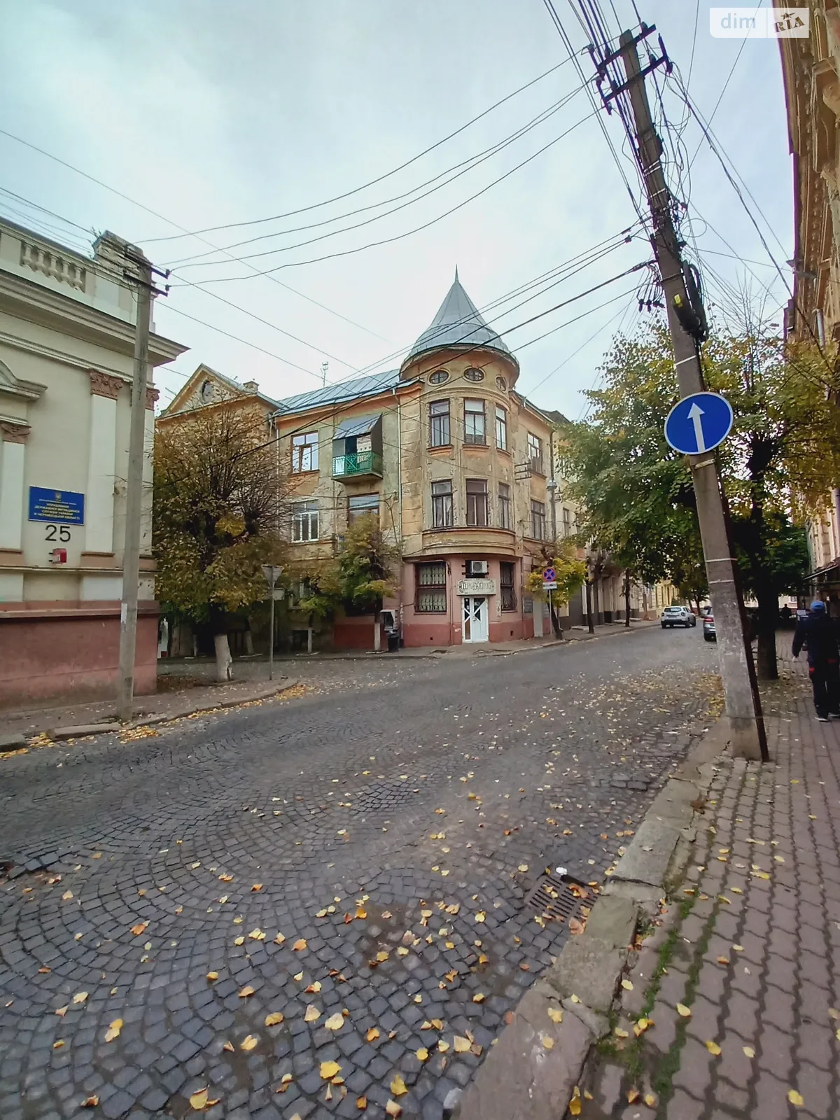 Продається 3-кімнатна квартира 86 кв. м у Чернівцях - фото 1