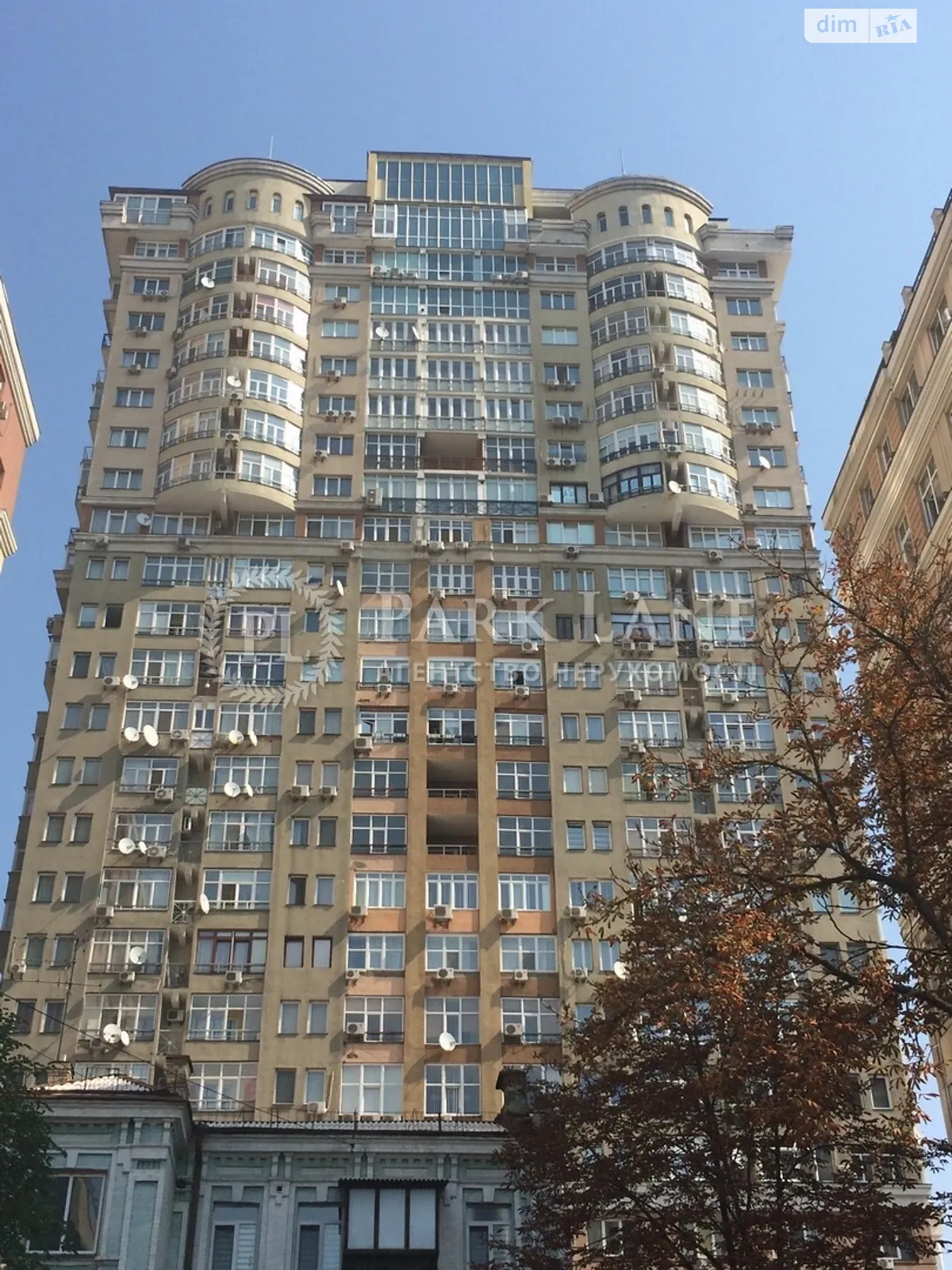 Продається 3-кімнатна квартира 142 кв. м у Києві, вул. Саксаганського, 121