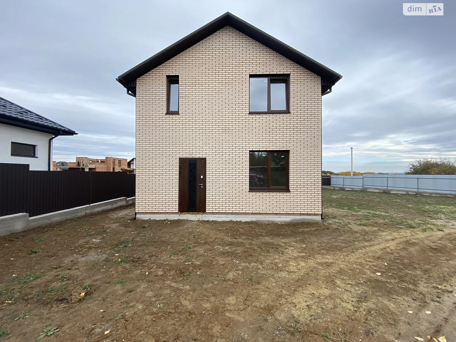 Продается дом на 2 этажа 115 кв. м с камином, цена: 85000 $ - фото 1