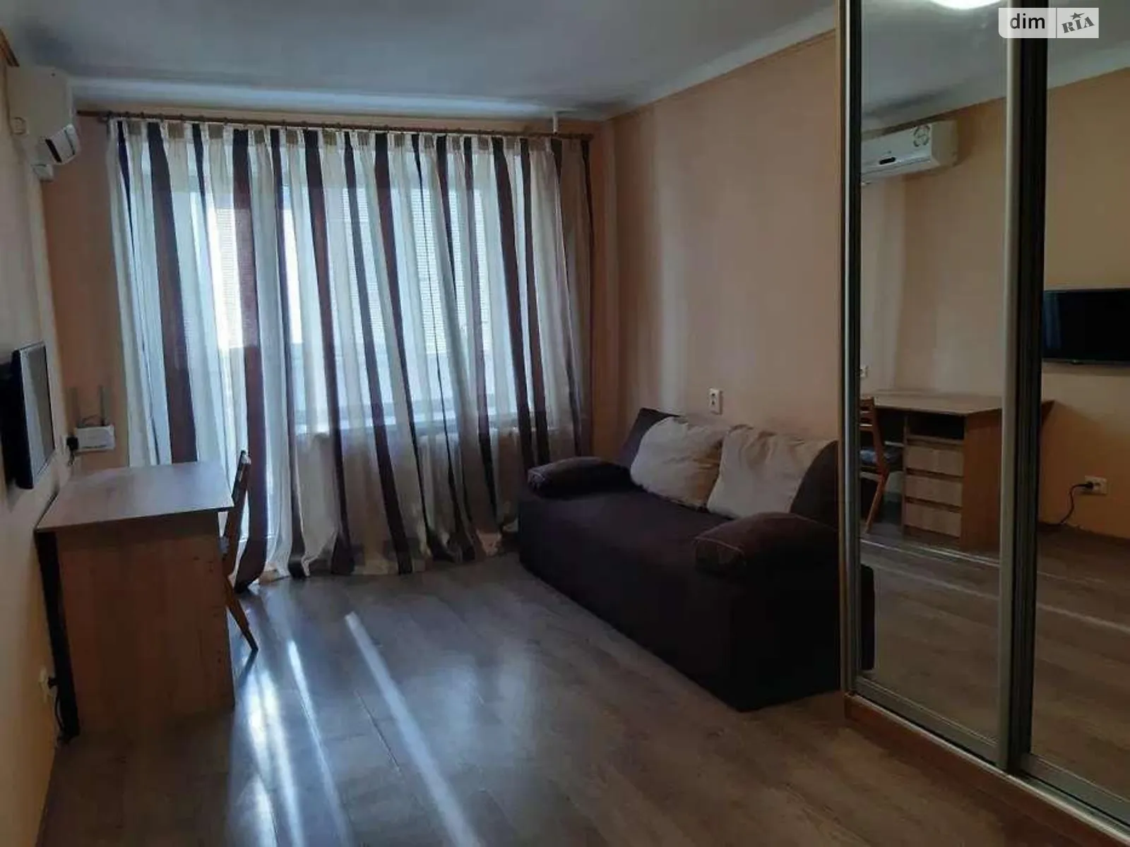 Продается 1-комнатная квартира 32 кв. м в Харькове, цена: 28000 $