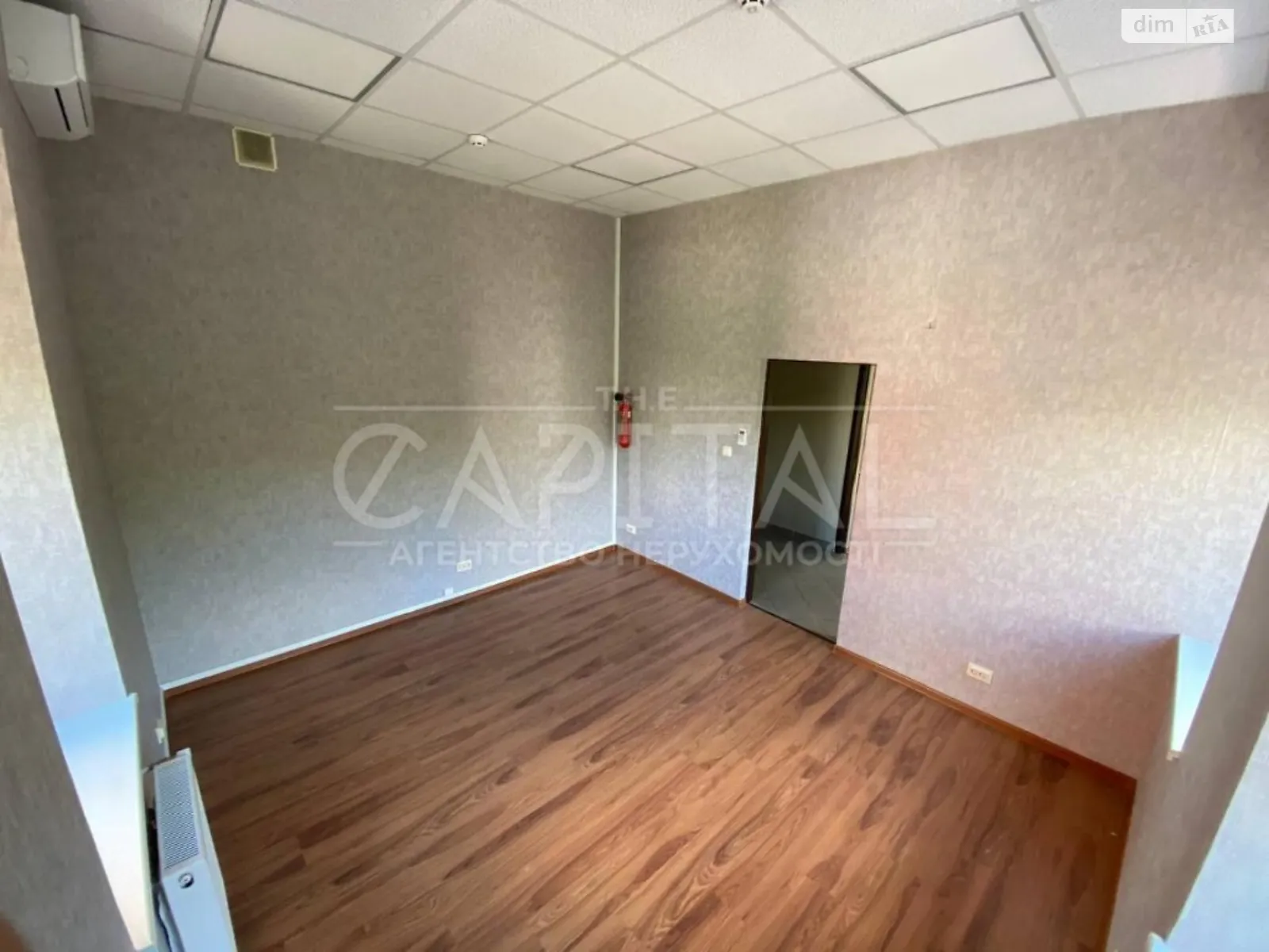 Сдается в аренду офис 210 кв. м в бизнес-центре, цена: 2150 $ - фото 1