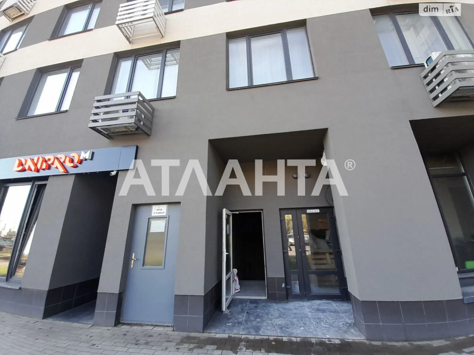 Продается офис 90 кв. м в бизнес-центре, цена: 120000 $ - фото 1