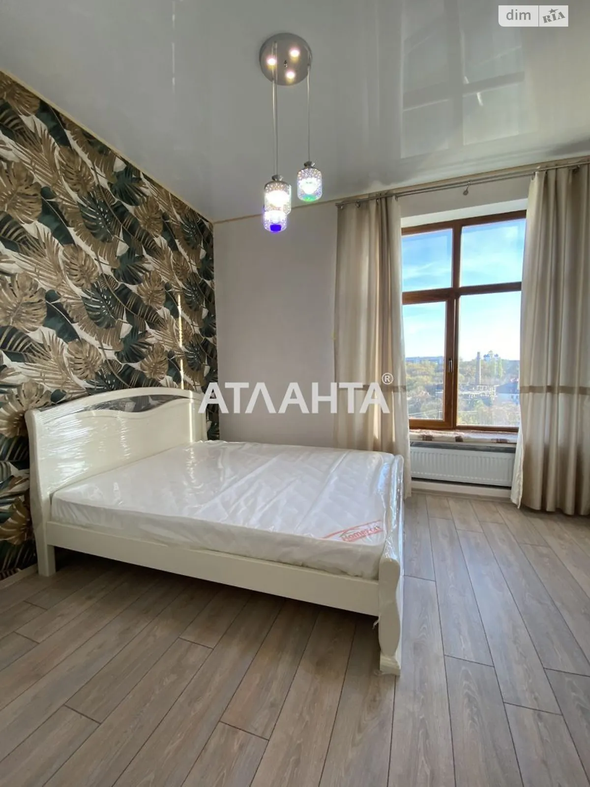 Продается 2-комнатная квартира 41 кв. м в Одессе, ул. Долгая