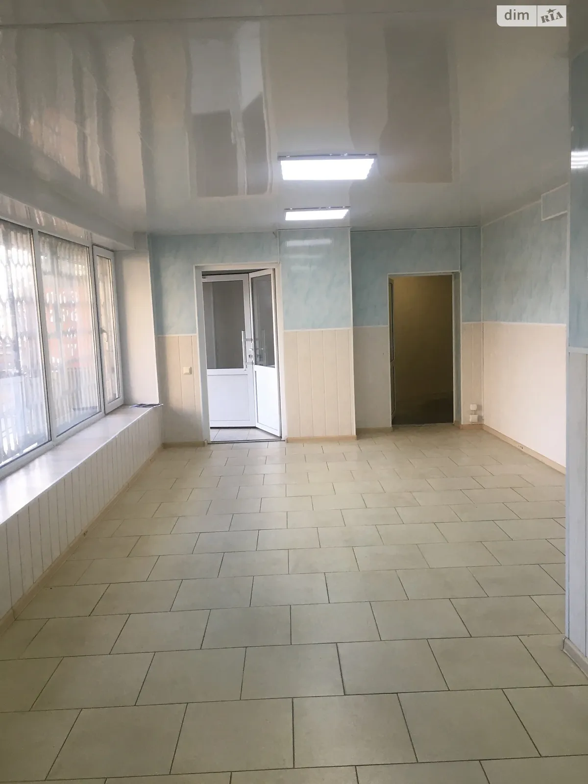 Сдается в аренду помещения свободного назначения 122 кв. м в 1-этажном здании, цена: 33000 грн - фото 1
