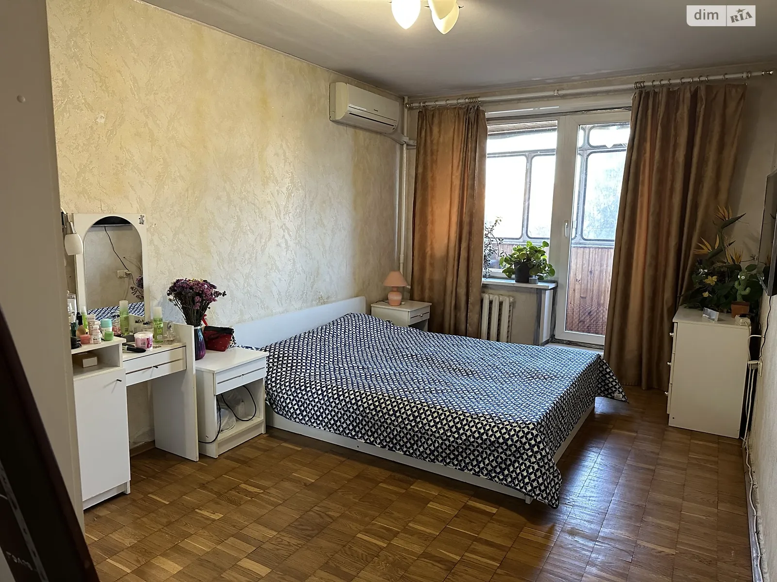 Продается 3-комнатная квартира 73 кв. м в Киеве, ул. Березняковская, 16