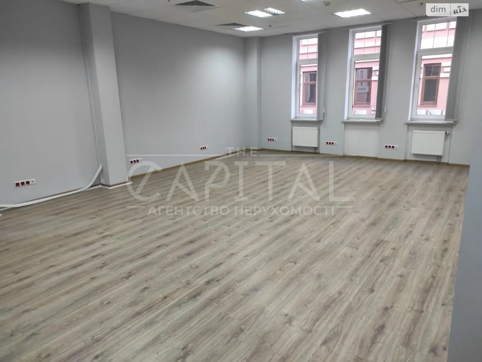 Сдается в аренду офис 130 кв. м в бизнес-центре, цена: 1200 $ - фото 1