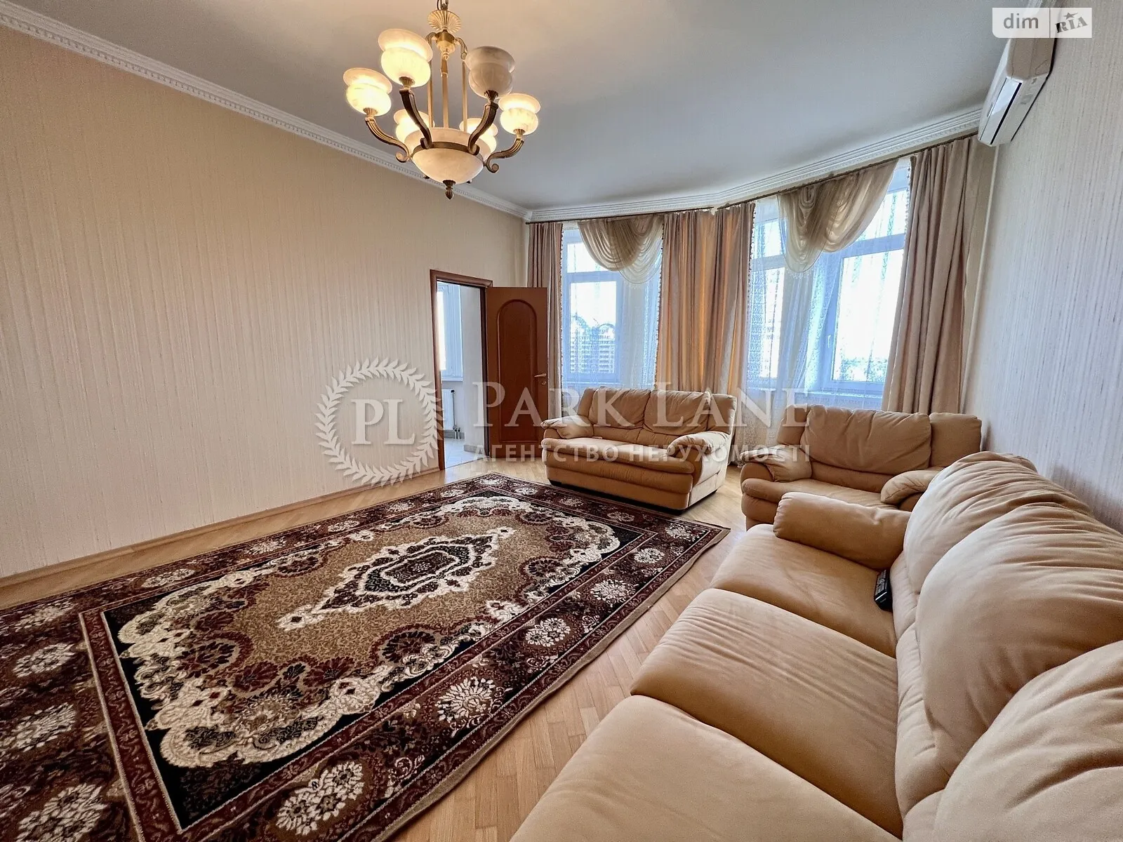 Продается 11-комнатная квартира 118.7 кв. м в Киеве, пл. Леси Украинки, 30Б