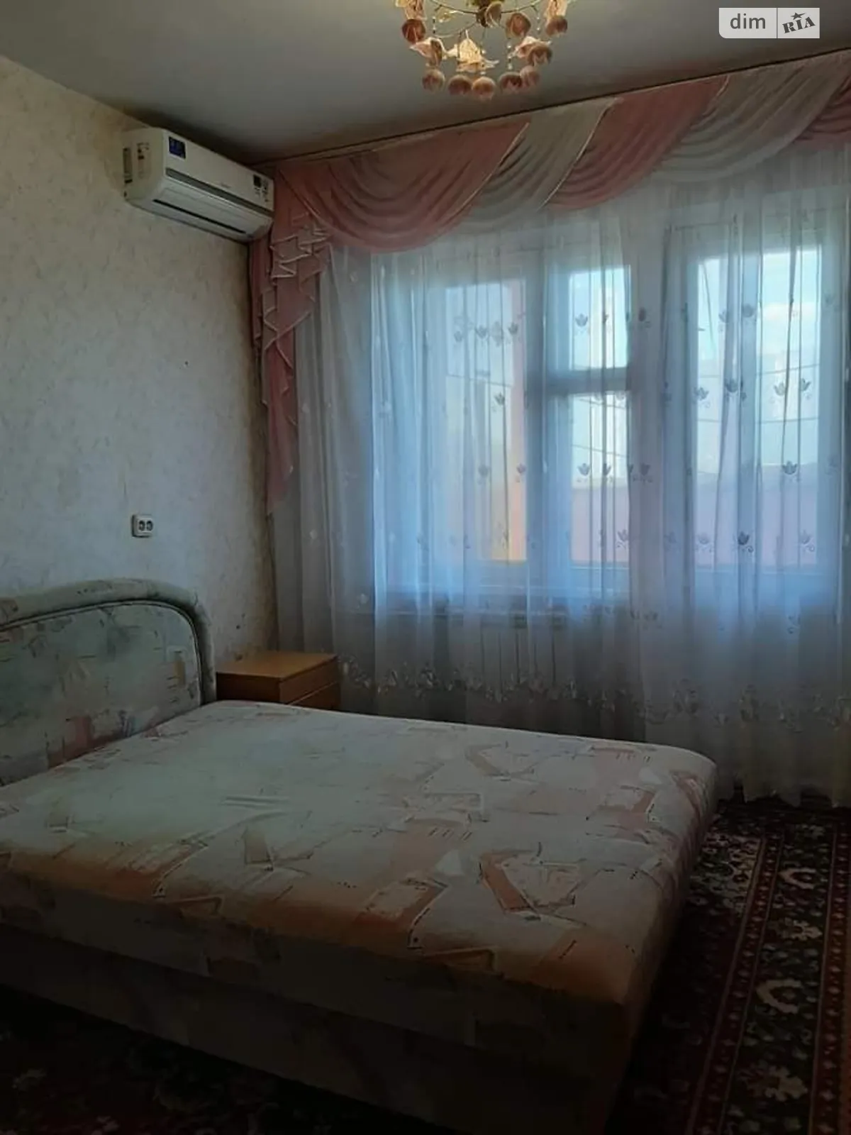 Здається в оренду кімната 74 кв. м у Києві, цена: 2999 грн