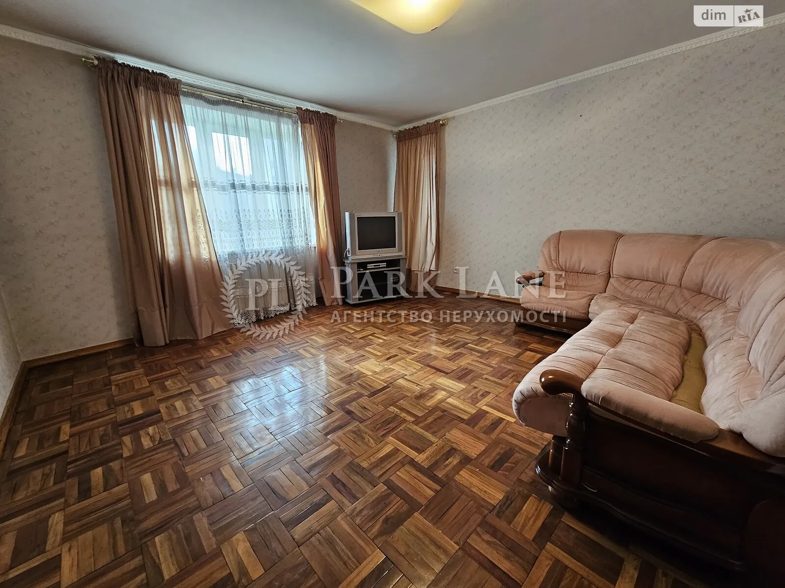 Продается 4-комнатная квартира 80 кв. м в Киеве, ул. Златоустовская, 4