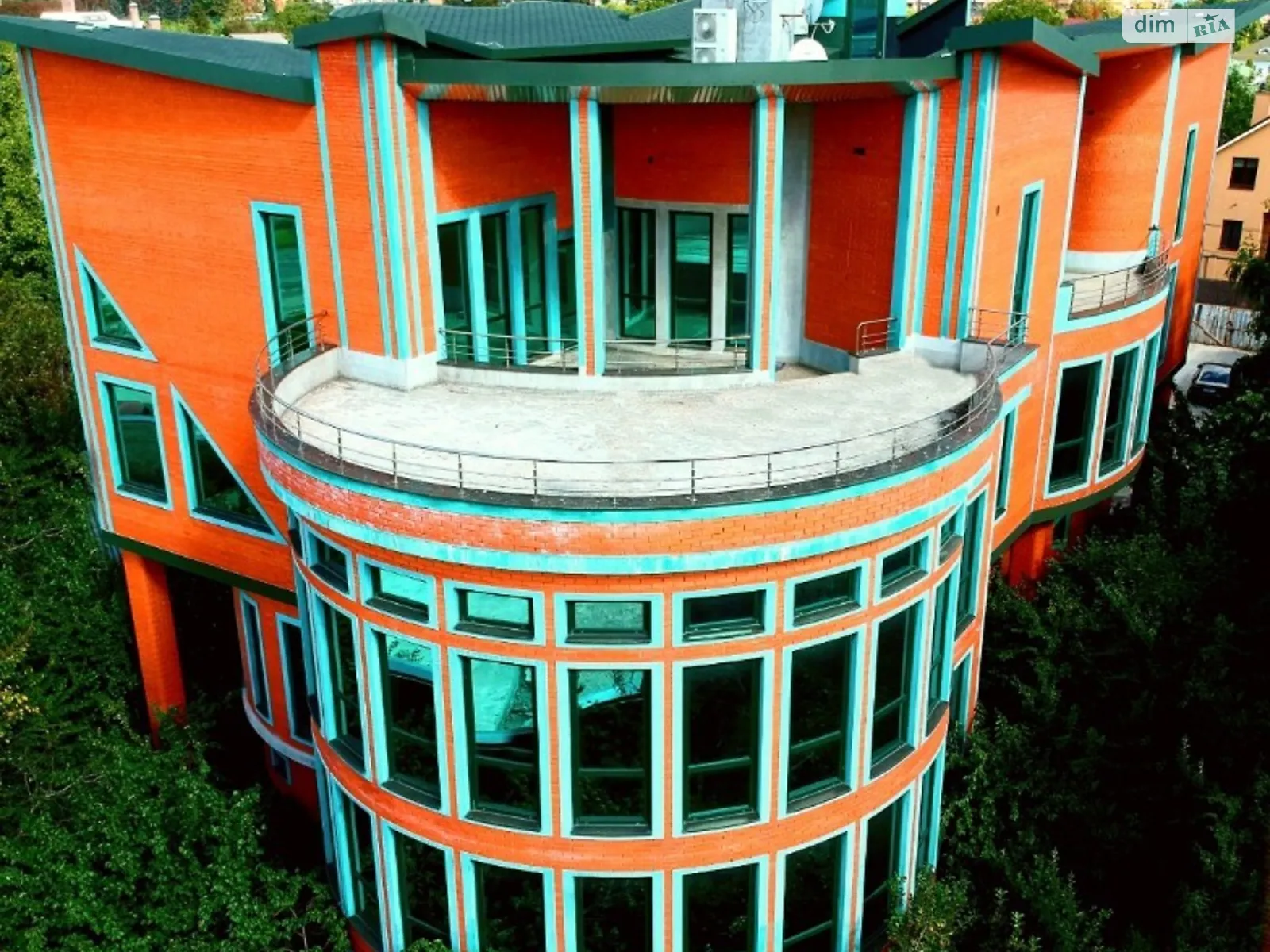 Продается дом на 3 этажа 1500 кв. м с балконом - фото 2