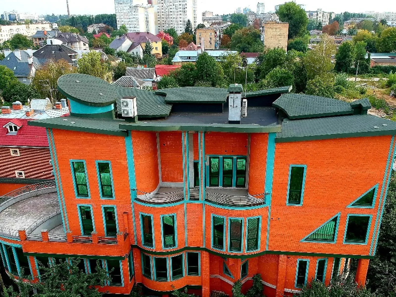 Продается дом на 3 этажа 1500 кв. м с баней/сауной - фото 3