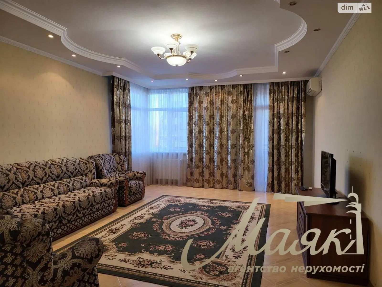 Продается 3-комнатная квартира 128 кв. м в Киеве, ул. Старонаводницкая, 6Б - фото 1