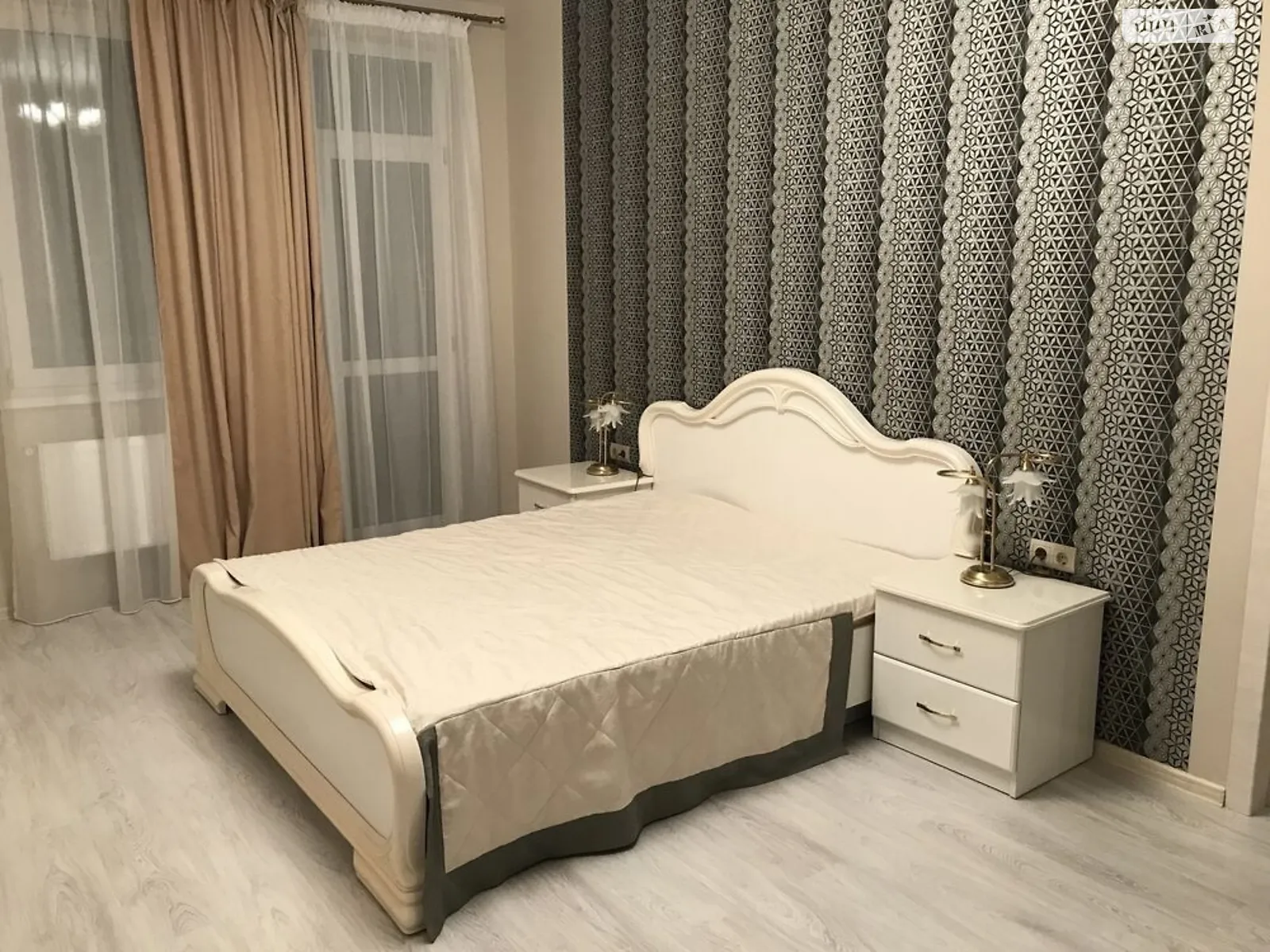 Сдается в аренду 2-комнатная квартира 67 кв. м в Львове, пл. Князя Святослава - фото 1