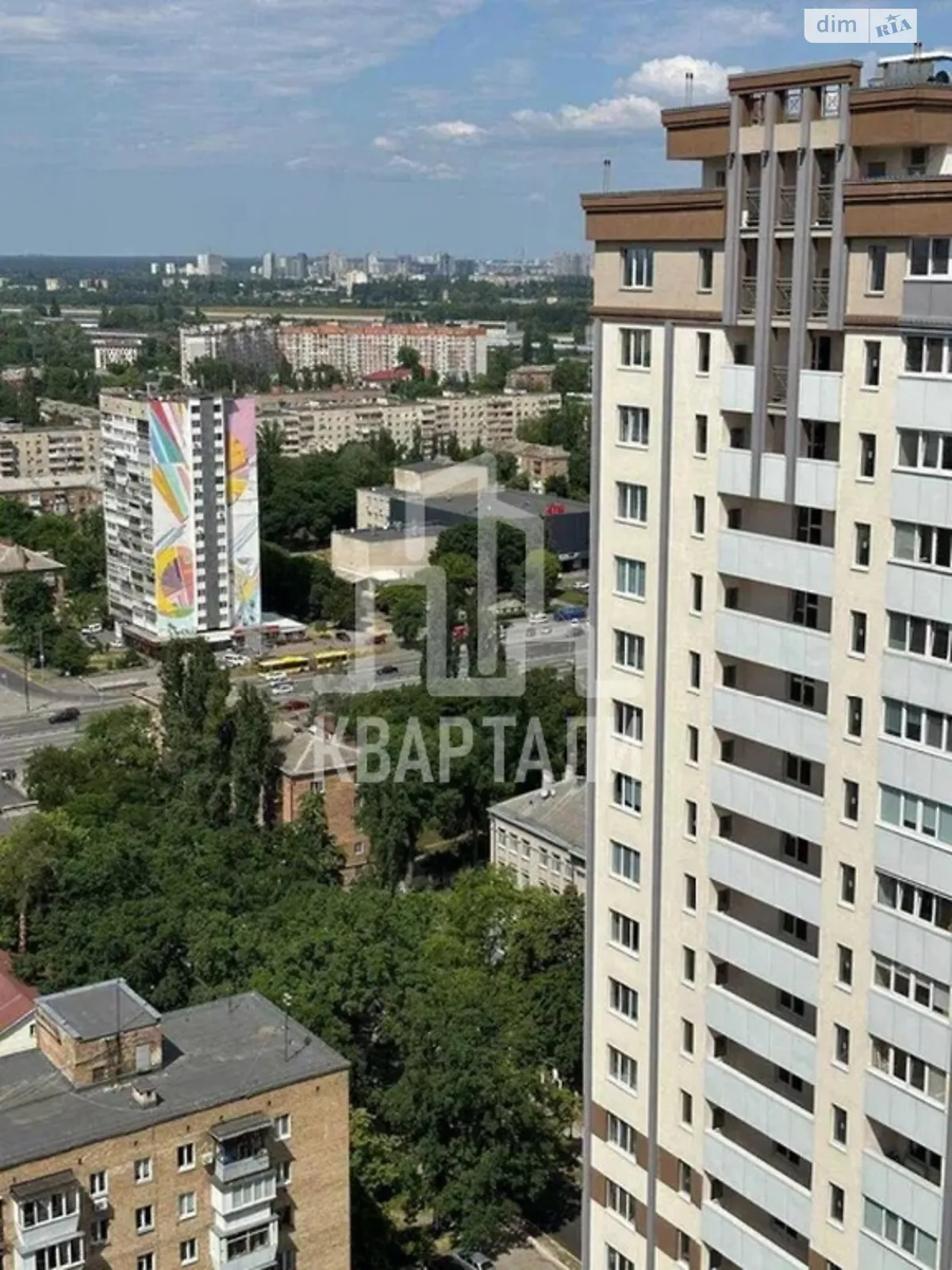 Продается 2-комнатная квартира 55 кв. м в Киеве, пл. Львовская, 15