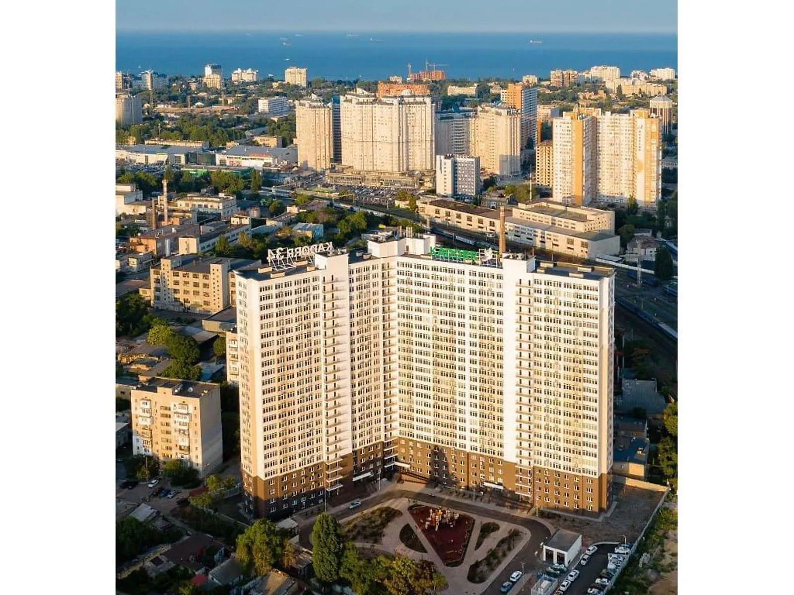 Продается 1-комнатная квартира 38 кв. м в Одессе, ул. Бассейная, 6 - фото 1