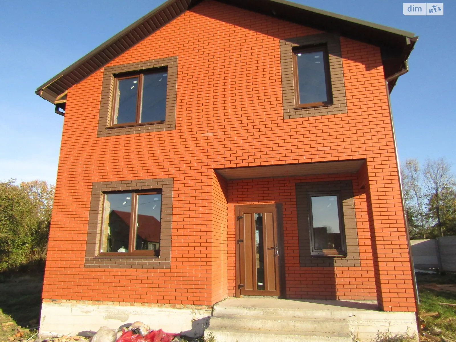 Продается дом на 2 этажа 120 кв. м с бассейном, цена: 82000 $ - фото 1