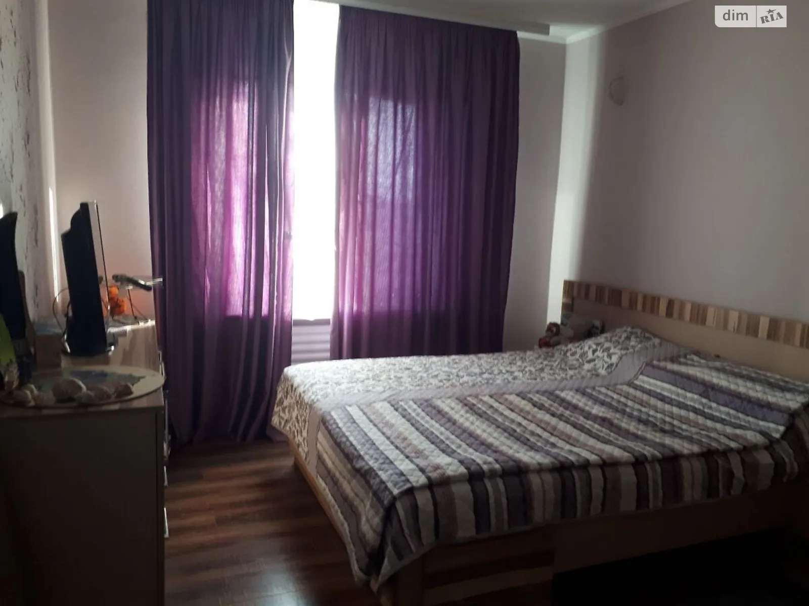 2-кімнатна квартира 53 кв. м у Запоріжжі, цена: 10500 грн