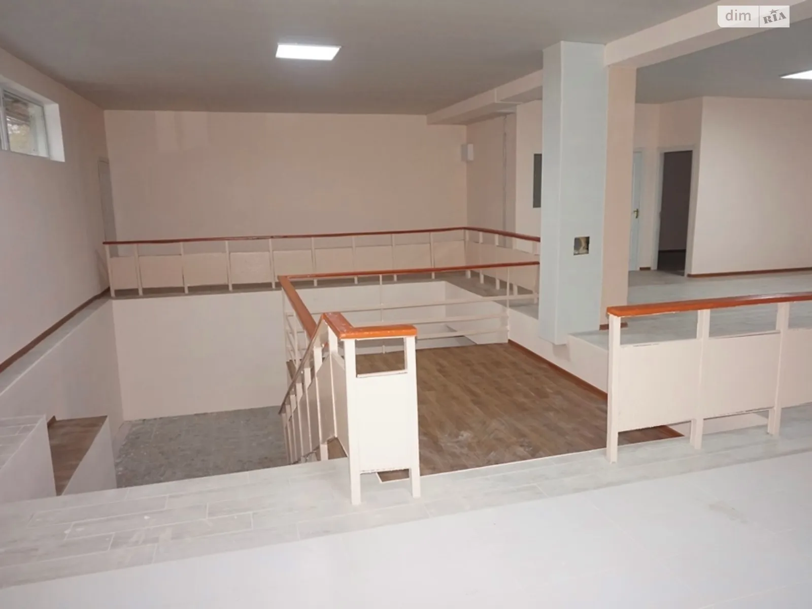 Здається в оренду об'єкт сфери послуг 350 кв. м в 2-поверховій будівлі, цена: 30000 грн - фото 1