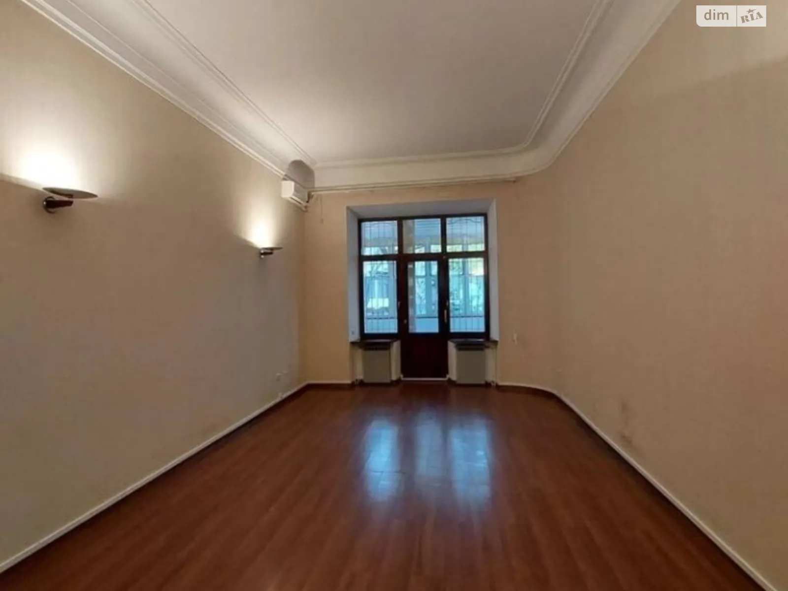 Продается 4-комнатная квартира 191 кв. м в Одессе, бул. Французский - фото 1
