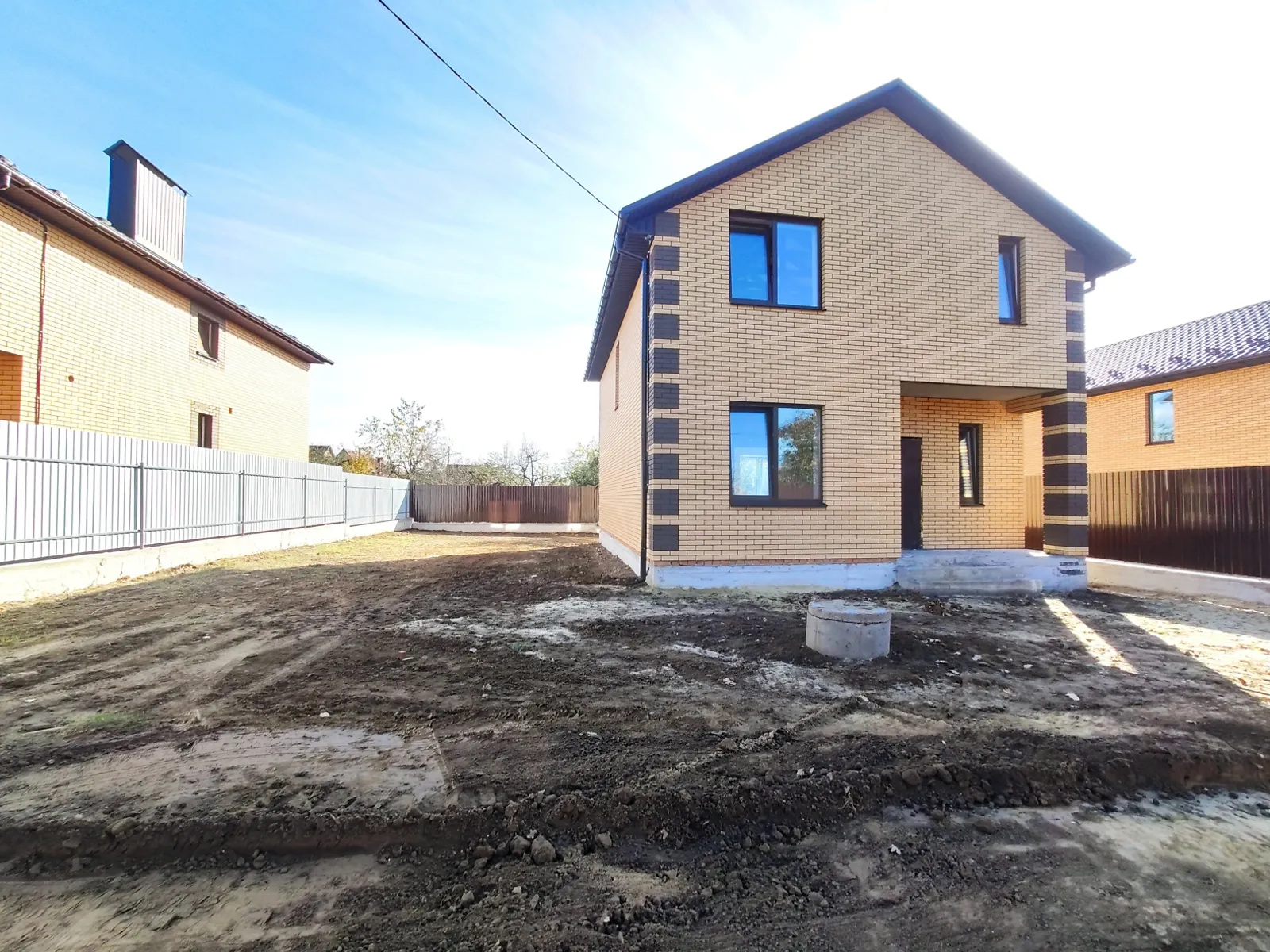 Продается дом на 2 этажа 125 кв. м с садом, цена: 87000 $ - фото 1