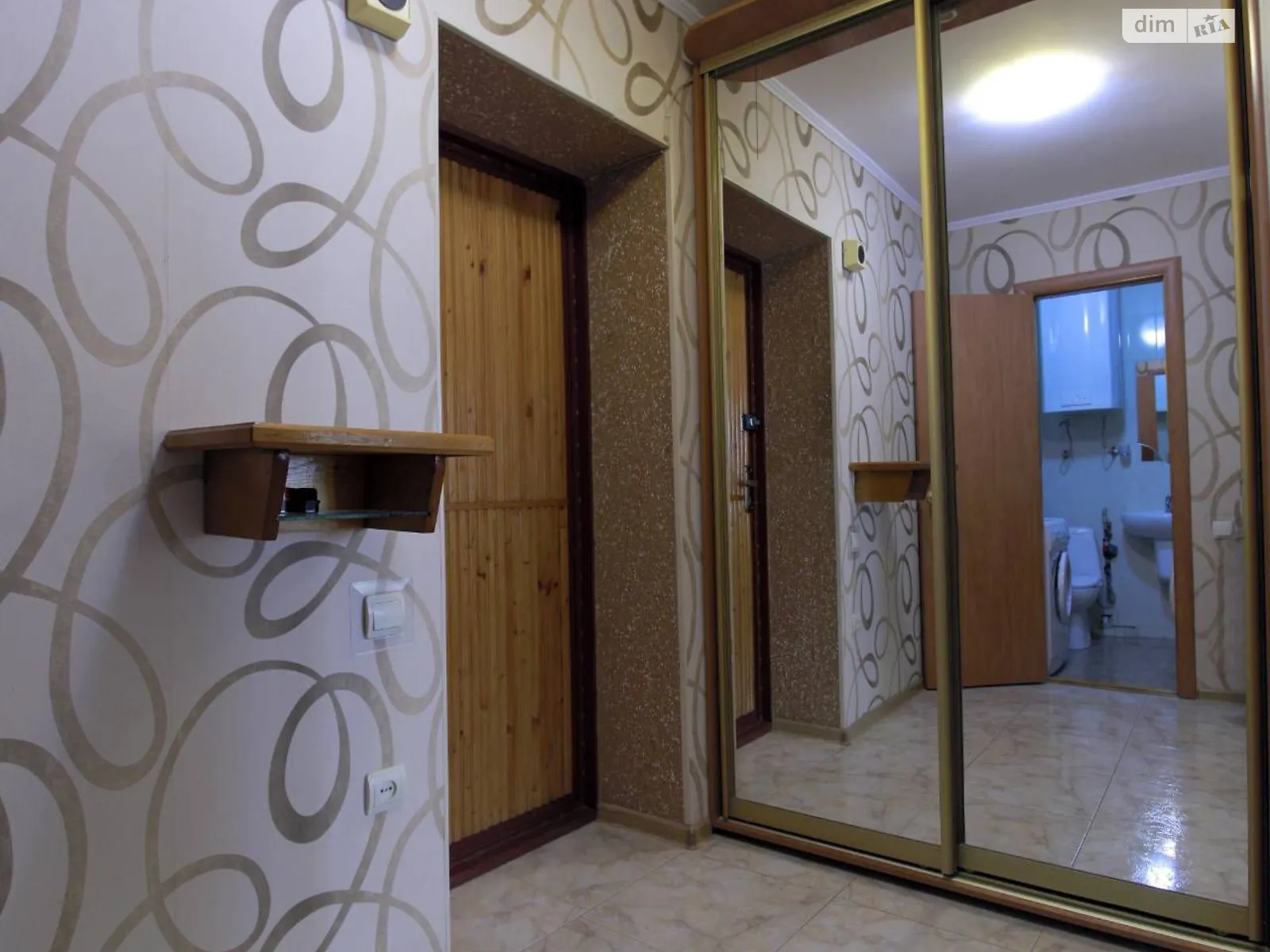 Продается 1-комнатная квартира 39 кв. м в Николаеве, ул. Галины Петровой, 2 - фото 1