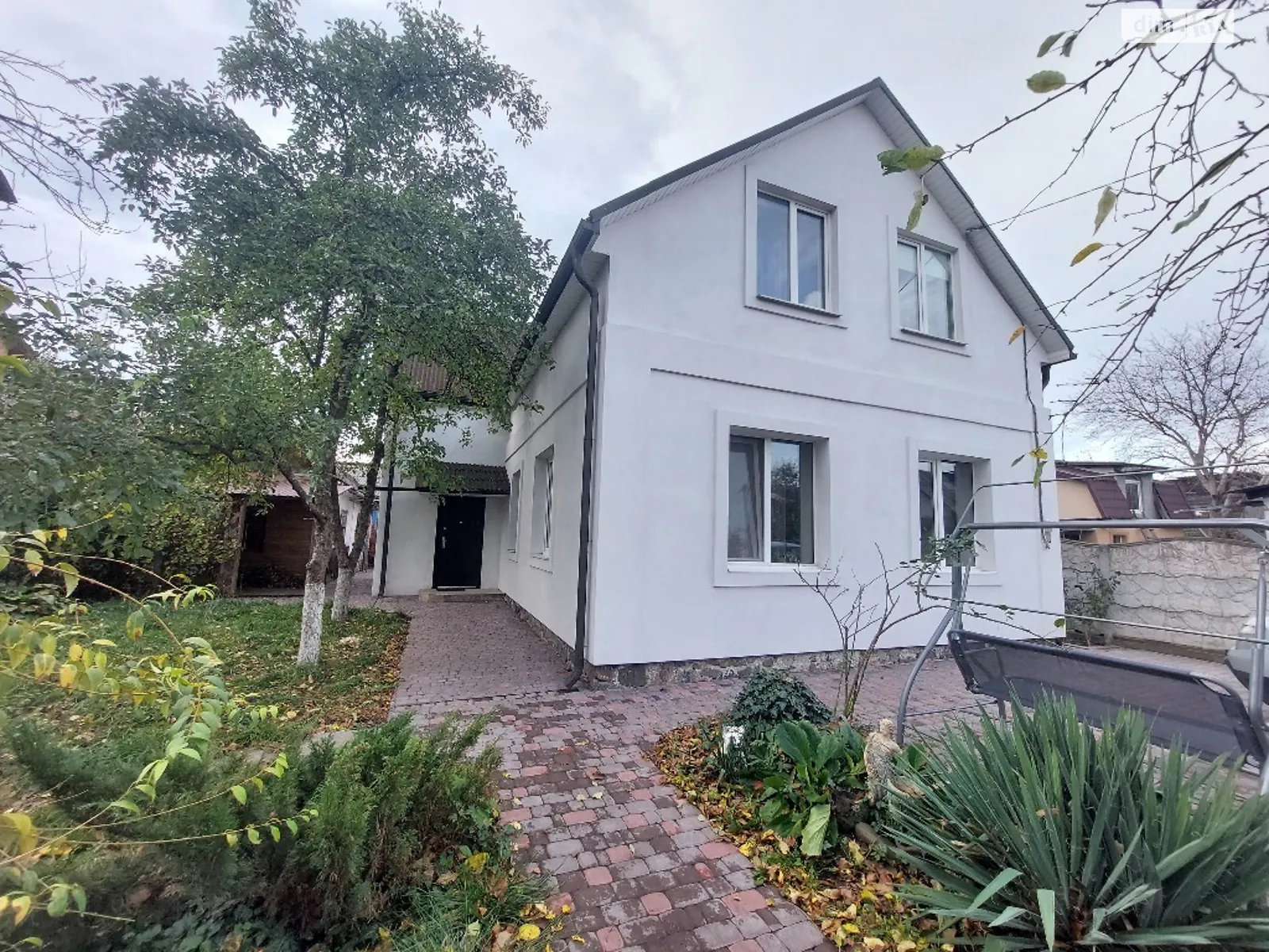 Продается дом на 2 этажа 140 кв. м с камином, цена: 110000 $ - фото 1