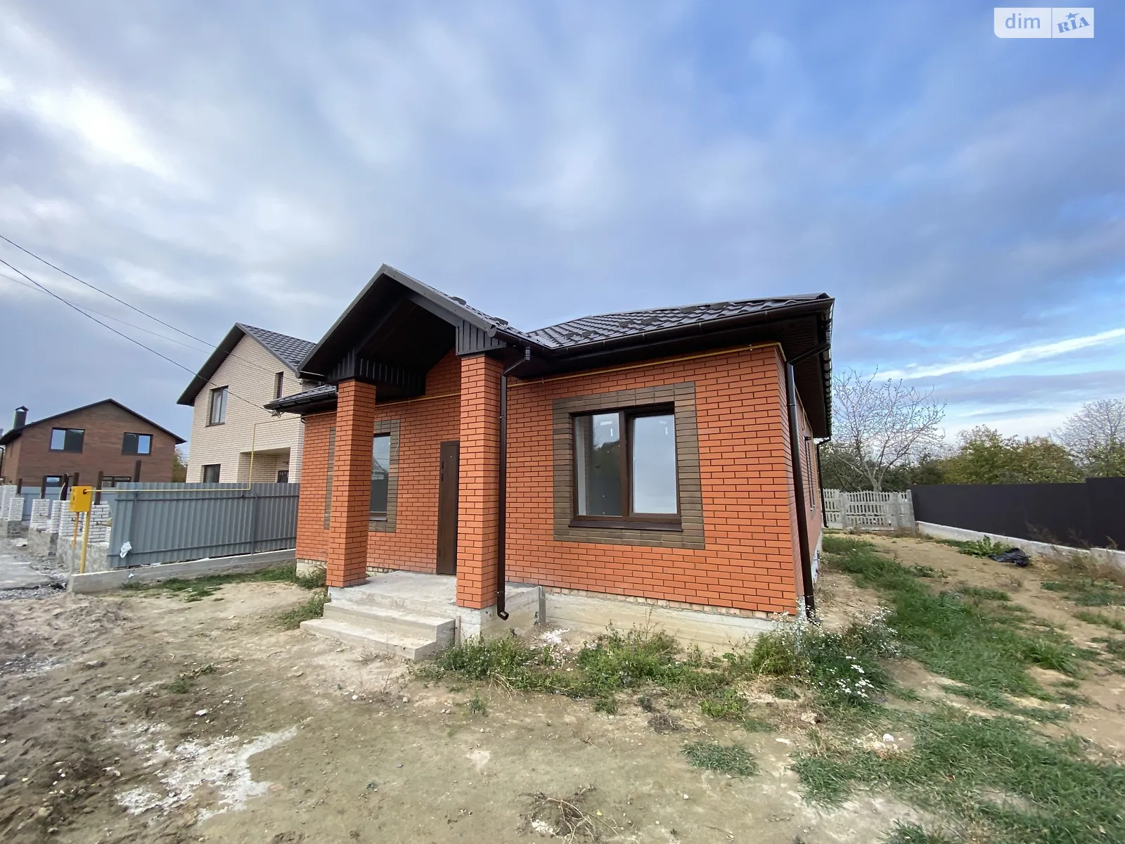 Продається одноповерховий будинок 110 кв. м з гаражем, цена: 89000 $ - фото 1