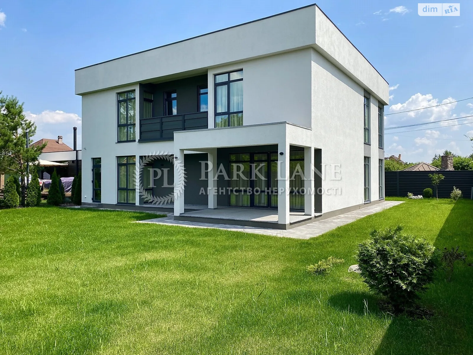 Продается дом на 2 этажа 220 кв. м с верандой, цена: 330000 $ - фото 1