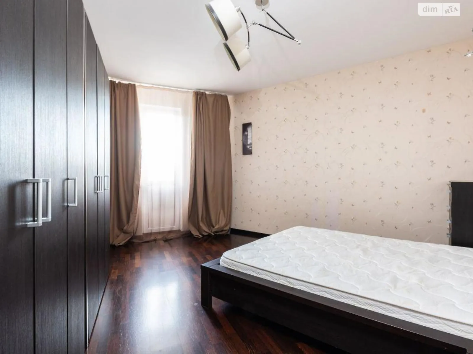 Продается 2-комнатная квартира 84 кв. м в Киеве, ул. Срибнокильская, 1 - фото 1