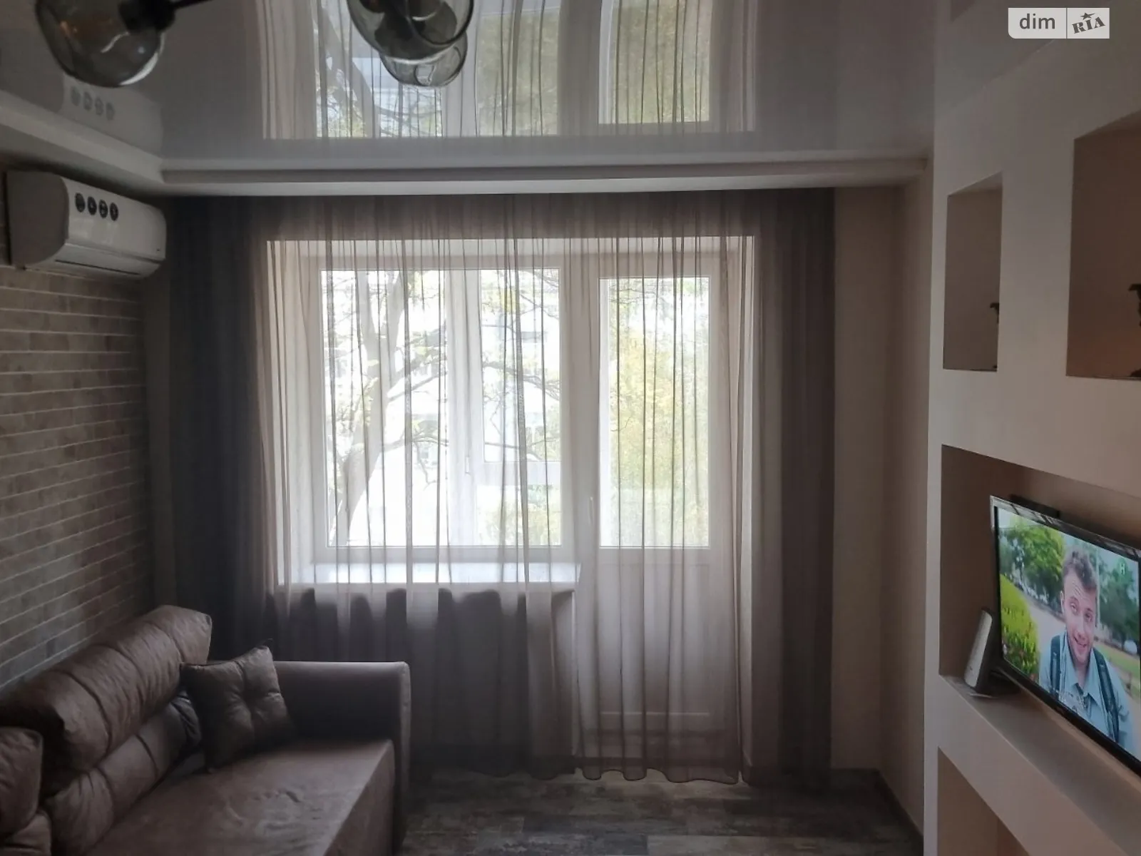 Продается 1-комнатная квартира 32 кв. м в Днепре, ул. Левка Лукьяненко - фото 1
