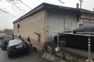 Куплю отдельно стоящий гараж в Киеве без посредников