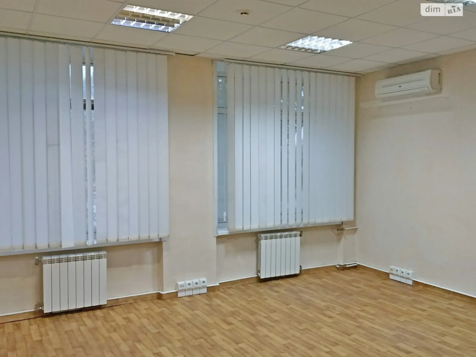 Сдается в аренду офис 61 кв. м в бизнес-центре, цена: 16850 грн - фото 1