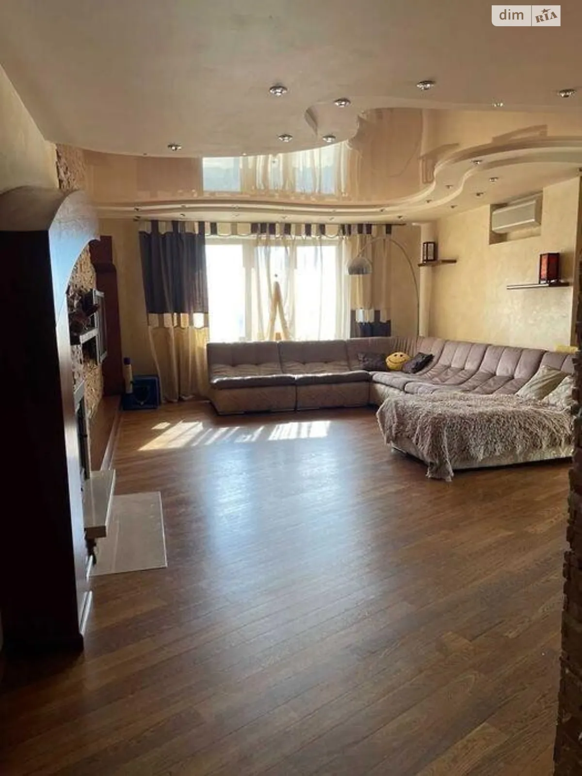 Продается 5-комнатная квартира 175 кв. м в Киеве, ул. Якуба Коласа, 2
