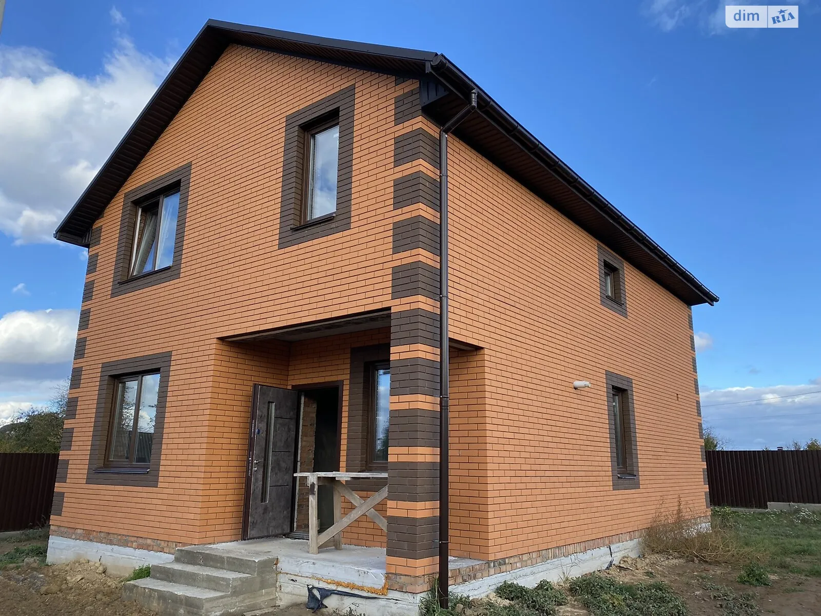 Продается дом на 2 этажа 115 кв. м с балконом, цена: 75000 $ - фото 1