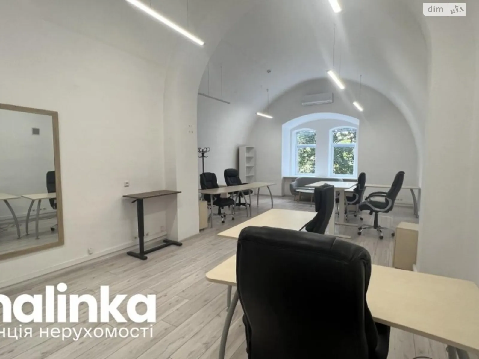 Здається в оренду офіс 31.9 кв. м в бізнес-центрі, цена: 14500 грн - фото 1