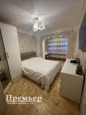 Продается 4-комнатная квартира 86 кв. м в Одессе, ул. Генерала Бочарова