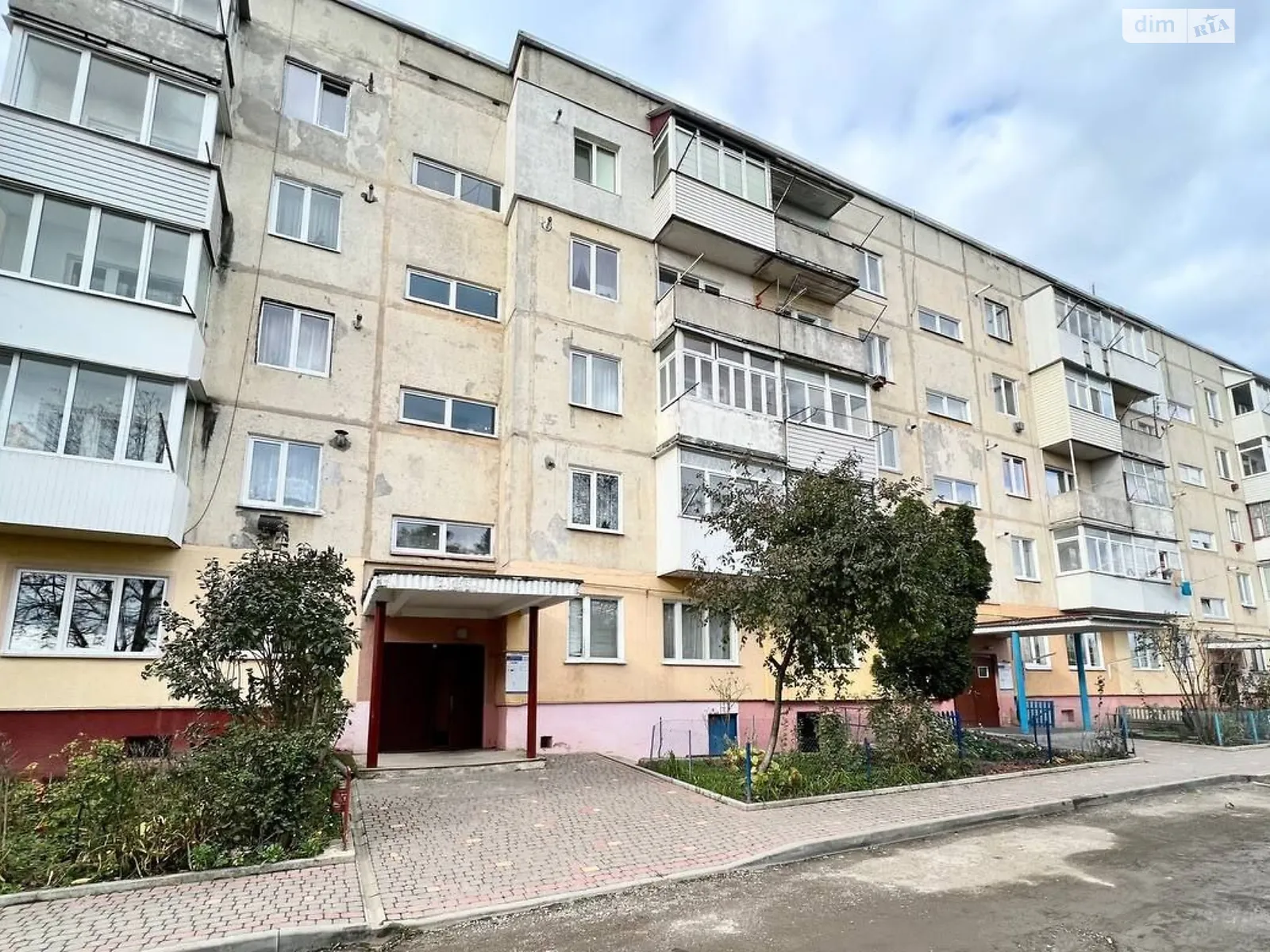 Продается 3-комнатная квартира 59.6 кв. м в Черткове, ул. Независимости - фото 1