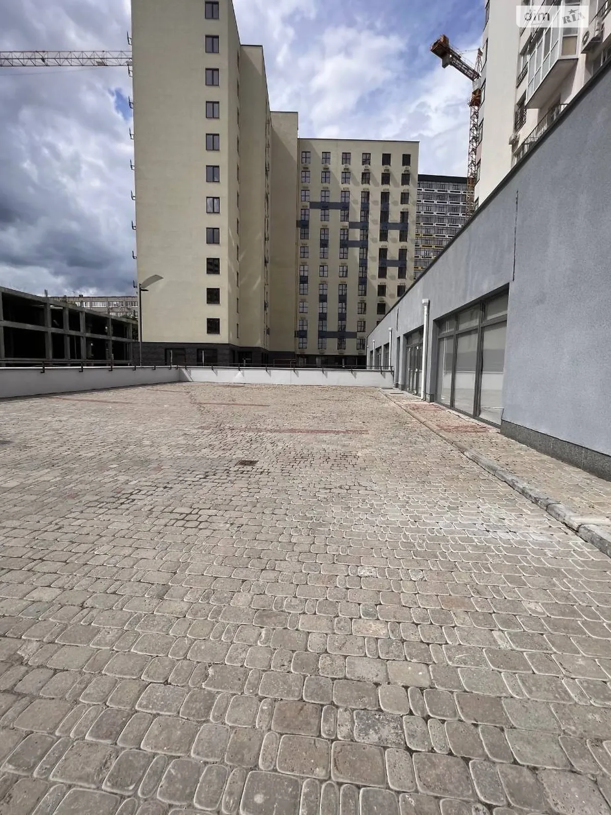 Здається в оренду офіс 800 кв. м в бізнес-центрі, цена: 3200 $ - фото 1