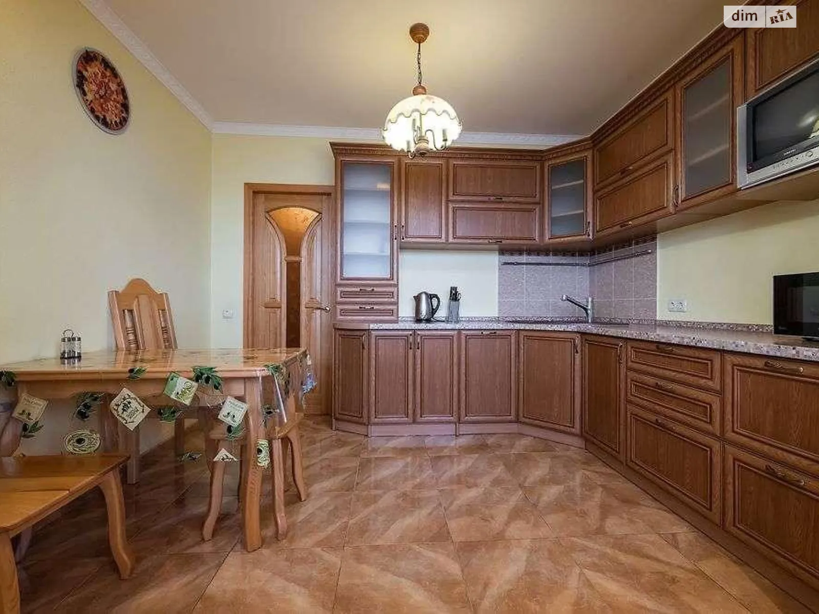 Продается 3-комнатная квартира 80 кв. м в Киеве, ул. Оноре де Бальзака, 86 - фото 1