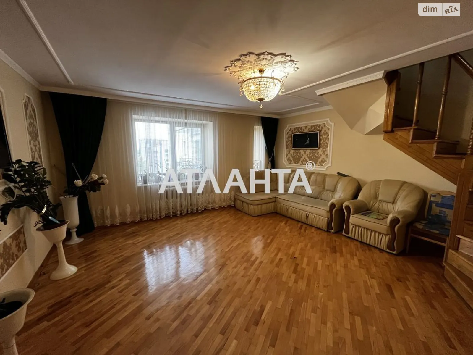 Продається 3-кімнатна квартира 114.4 кв. м у Львові - фото 2