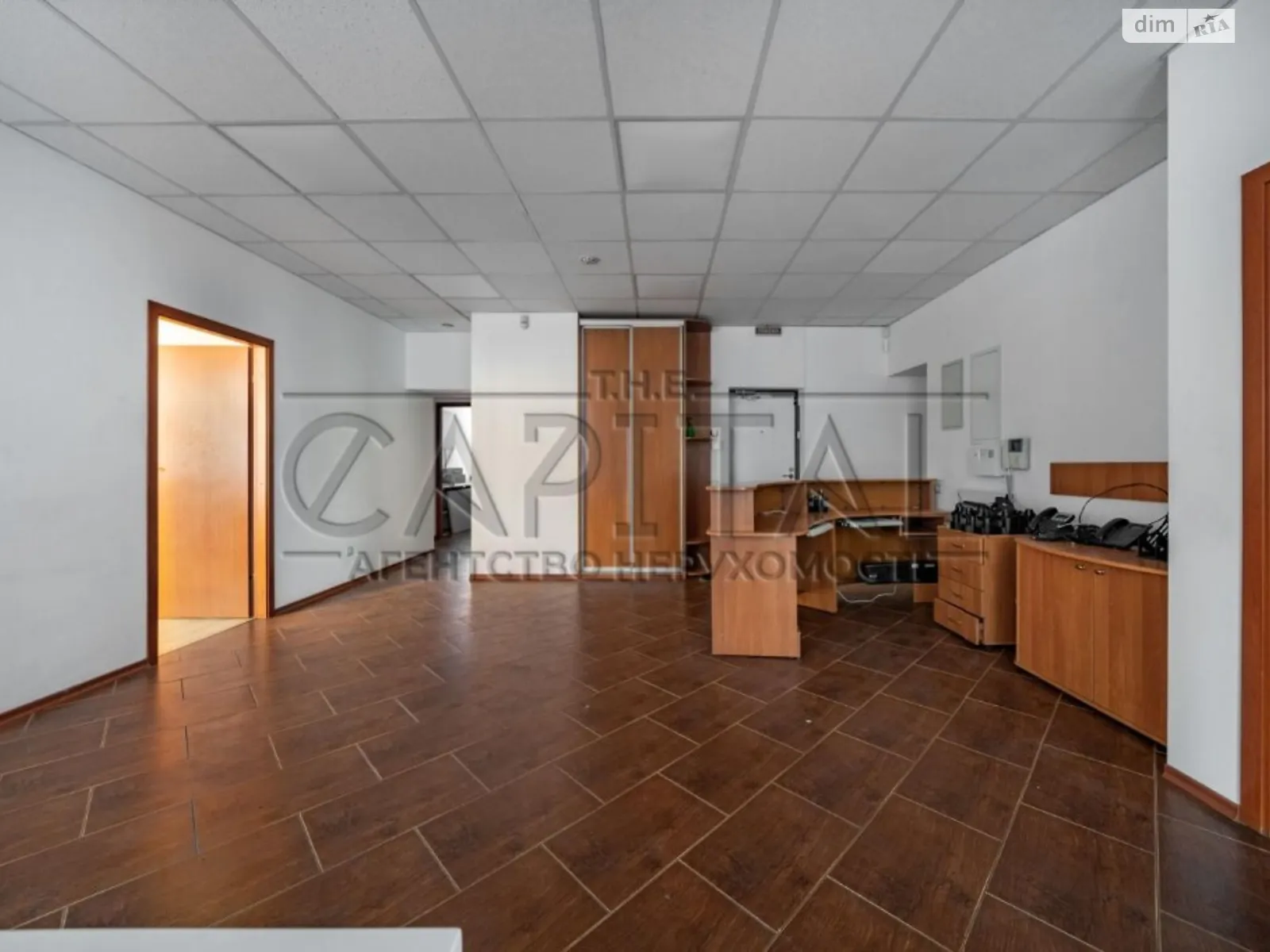 Продается офис 130 кв. м в бизнес-центре - фото 2