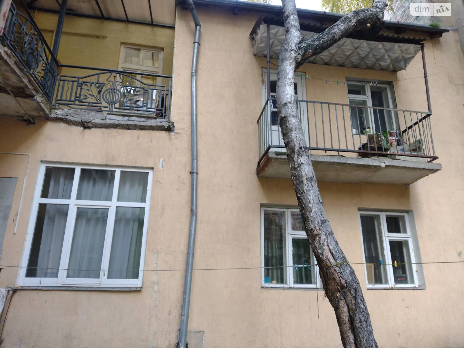 Продается 4-комнатная квартира 122 кв. м в Львове, ул. Палия