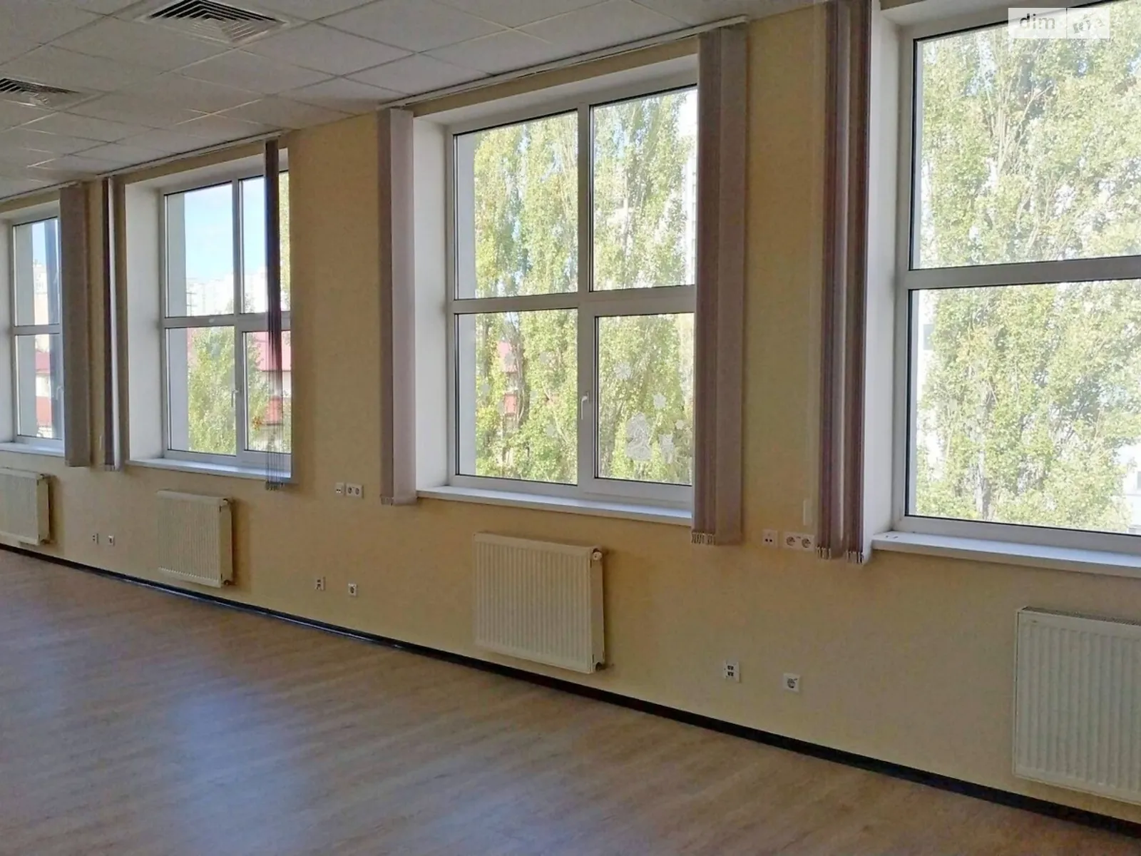 Сдается в аренду офис 97 кв. м в бизнес-центре, цена: 49850 грн - фото 1