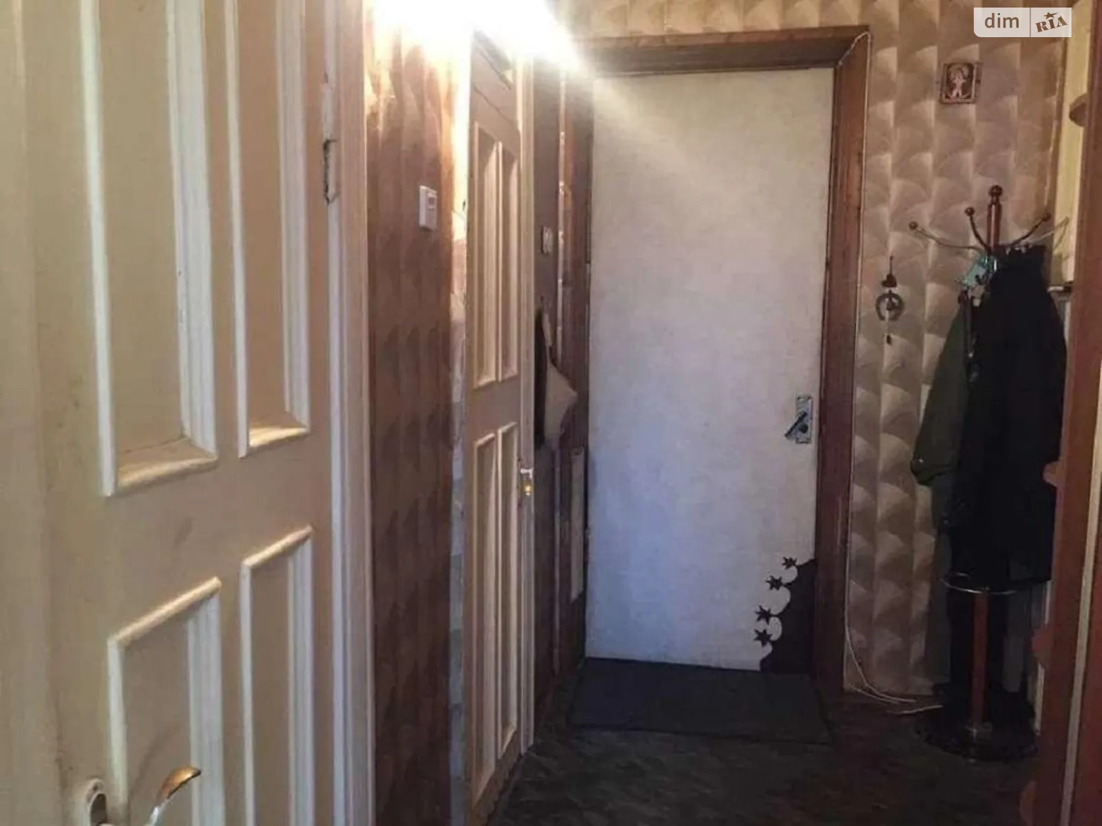Продается 1-комнатная квартира 37 кв. м в Киеве, ул. Парково-Сырецкая, 15Б - фото 1