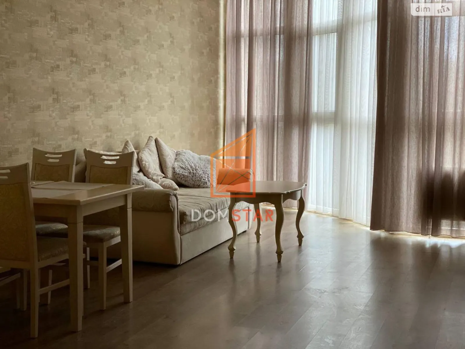 Продается 1-комнатная квартира 64 кв. м в Одессе, пер. Сабанский, 3 - фото 1