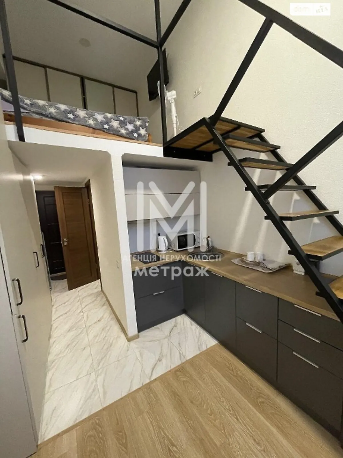 Продается 2-комнатная квартира 24.3 кв. м в Киеве, ул. Машиностроительная, 39