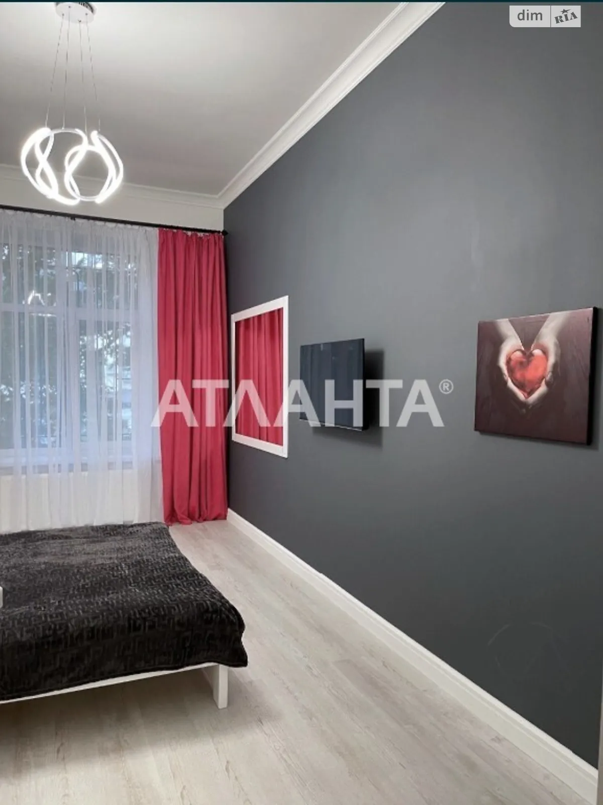 Продается 2-комнатная квартира 102 кв. м в Одессе, ул. Екатерининская