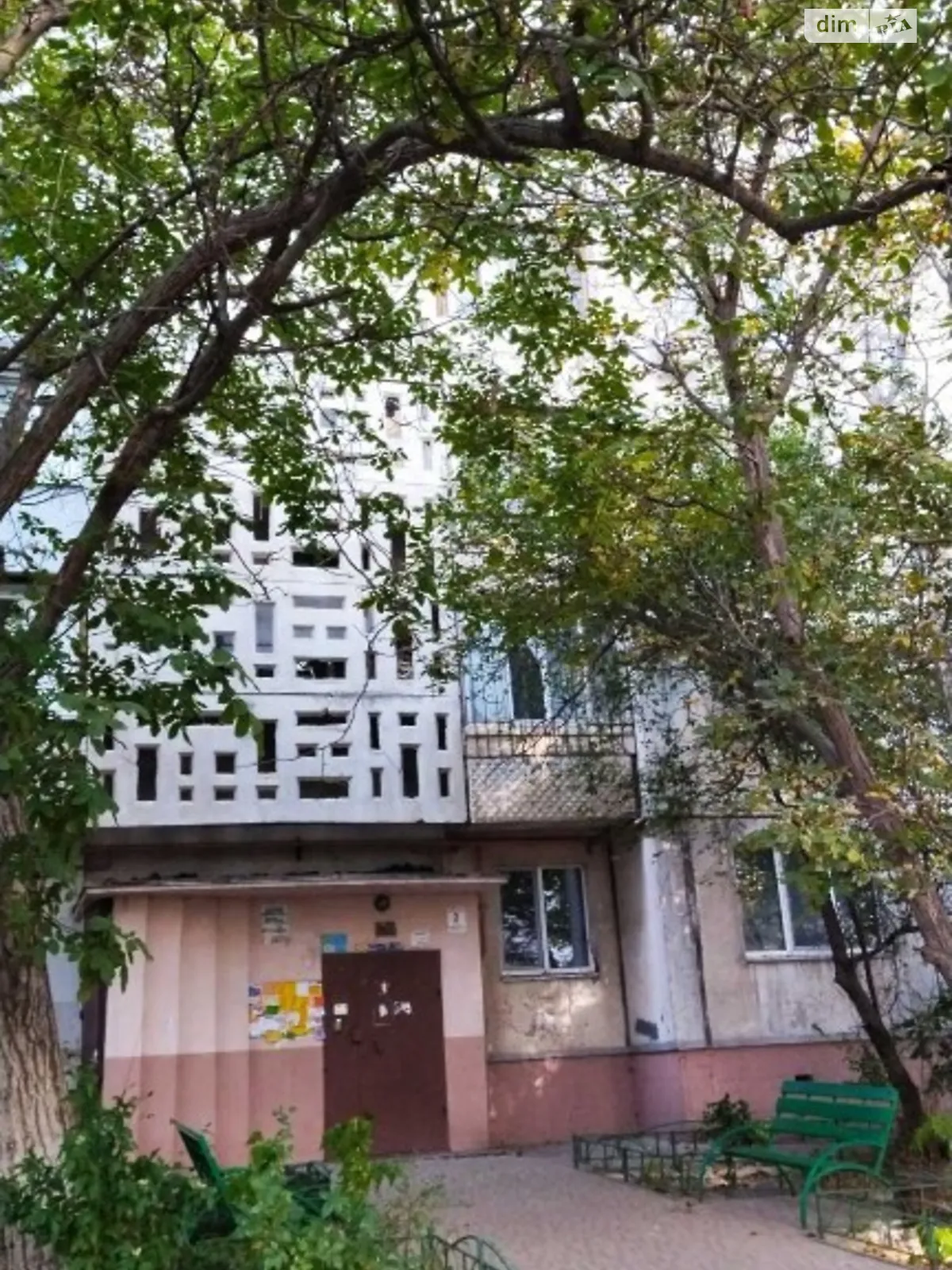 Продается 3-комнатная квартира 68 кв. м в Одессе, просп. Небесной Сотни, 77