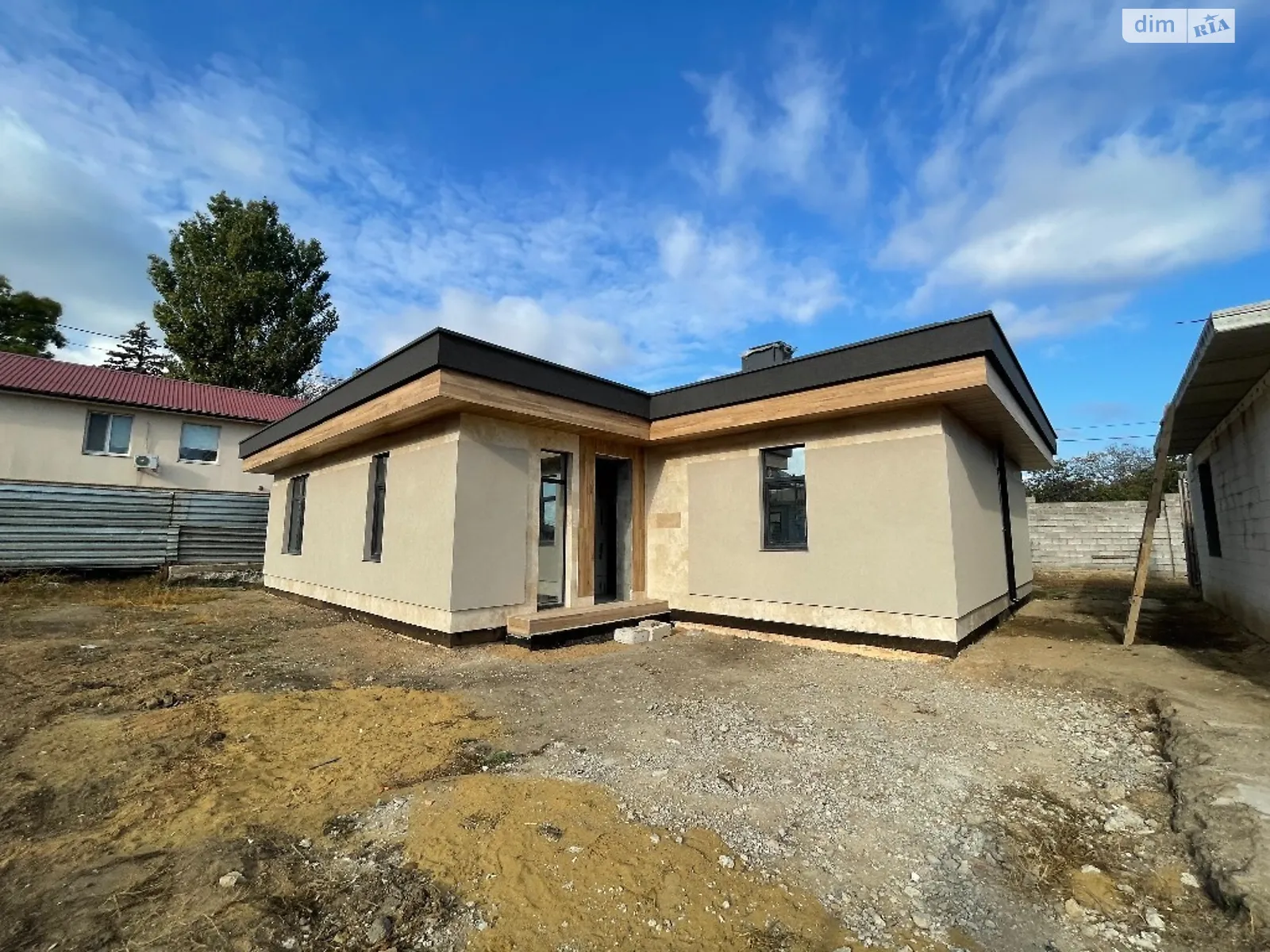 Продается одноэтажный дом 105 кв. м с камином, цена: 124992 $ - фото 1