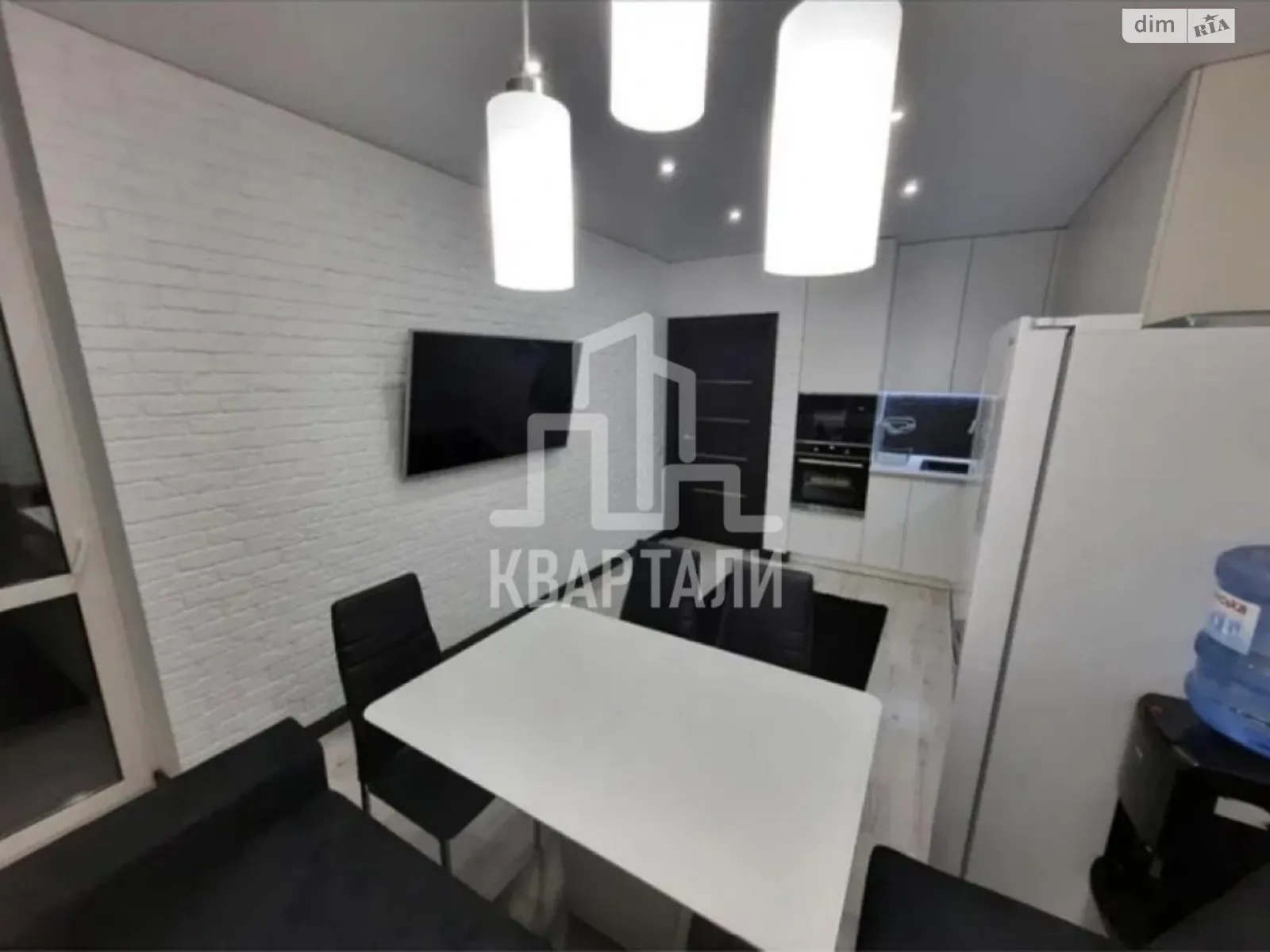 Продается 2-комнатная квартира 56.7 кв. м в Киеве, просп. Европейского Союза(Правды), 43 - фото 1